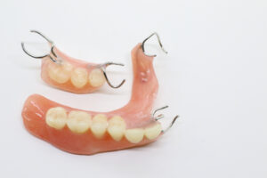 部分入れ歯　矯正　難波